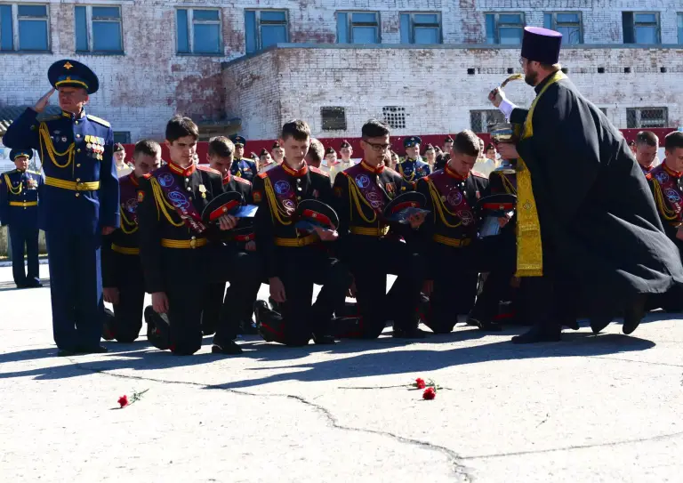 Священник принял участие в торжественном выпуске воспитанников Суворовского училища