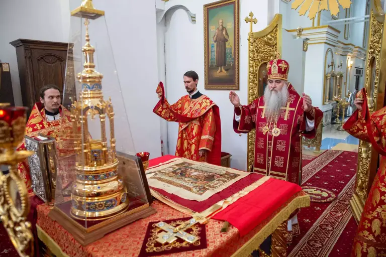 Божественная литургия в Спасо-Вознесенском кафедральном соборе Ульяновска