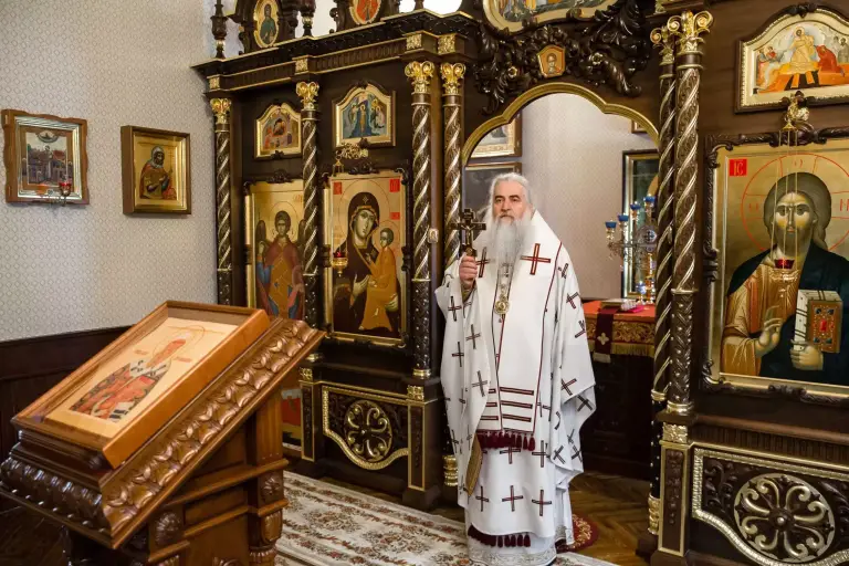 Божественная литургия в домовом храме во имя святых новомучеников и исповедников Церкви Русской при Архиерейской резиденции Ульяновска