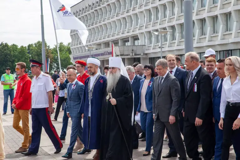 Митрополит Лонгин принял участие в торжественном открытии празднования Дня России в Ульяновске