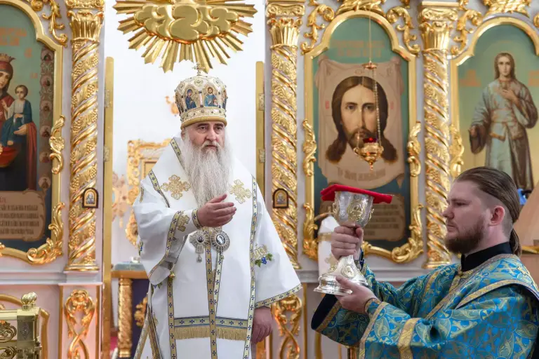 Божественная литургия в Спасо-Вознесенском кафедральном соборе Ульяновска