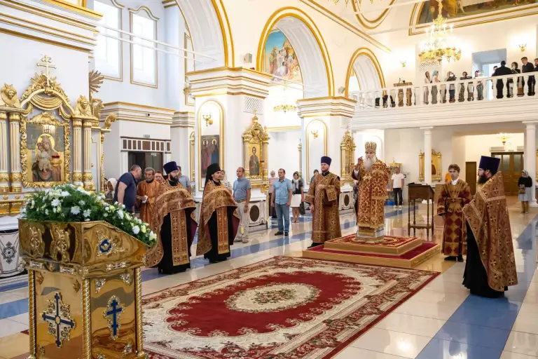 Всенощное бдение в Спасо-Вознесенском кафедральном соборе Ульяновска
