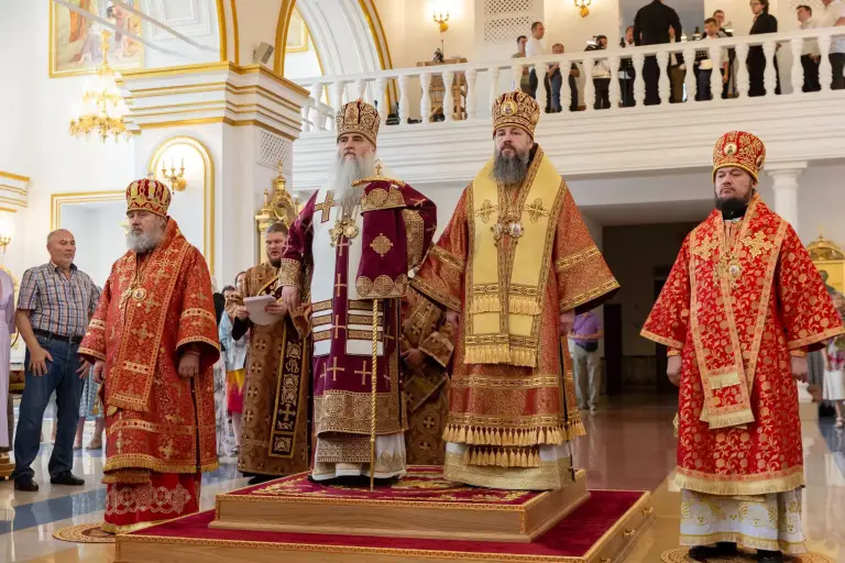 Божественная литургия в Спасо-Вознесенском кафедральном соборе Ульяновска