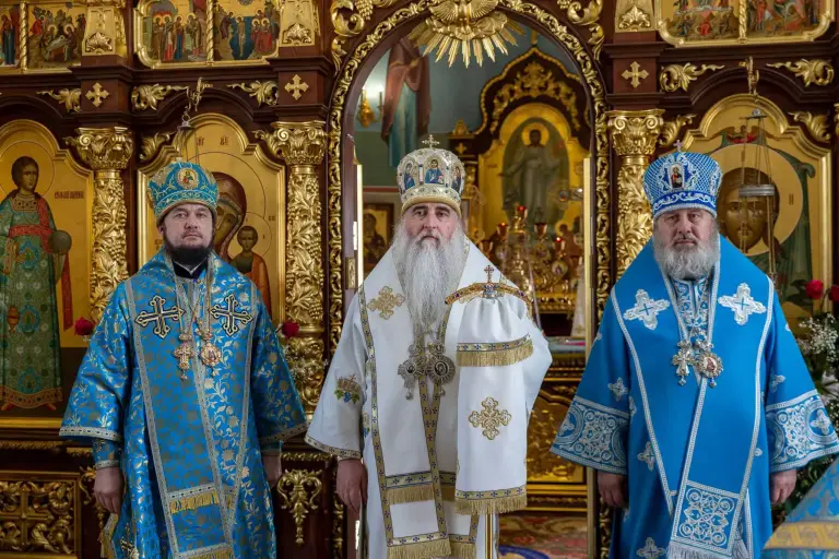 Митрополит Лонгин совершил Божественную Литургию в Жадовском монастыре в день Казанской иконы Божией Матери