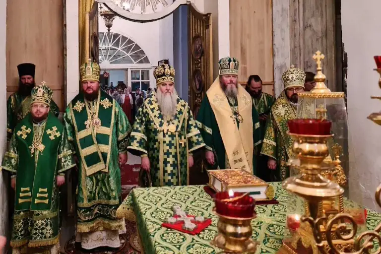 Божественная литургия в Свято-Троицком Макариево-Унженском мужском монастыре
