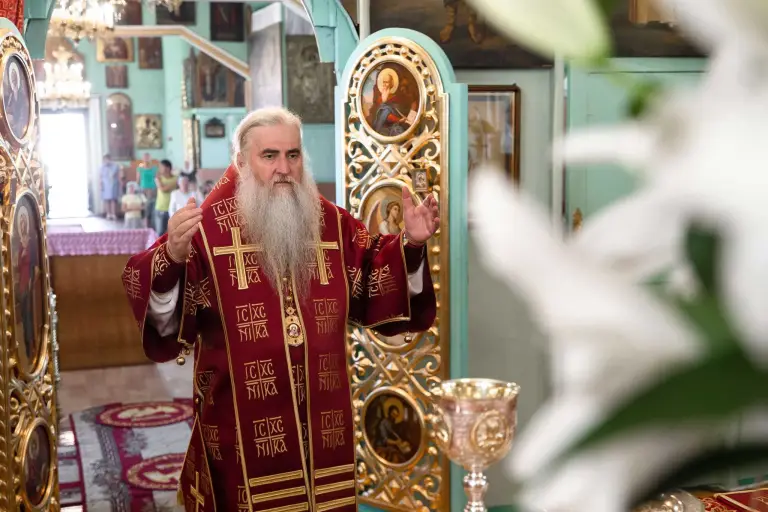 Божественная литургия в храме в честь иконы Божией Матери «Неопалимая Купина» г. Ульяновска