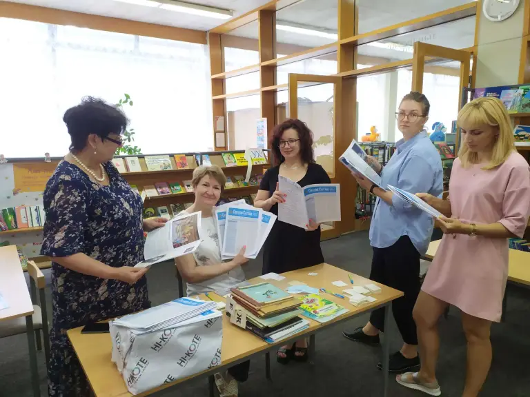 Библиотеке Аксакова передали в дар литературу и провели методическую беседу с сотрудниками