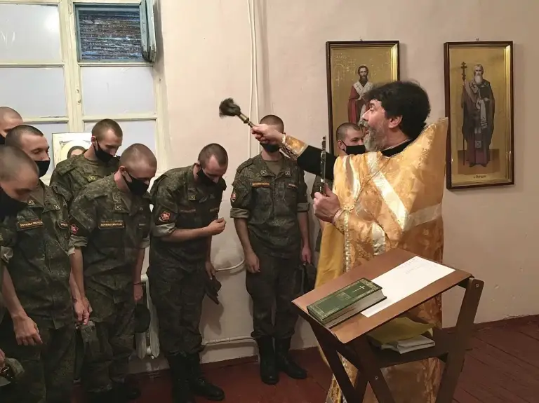 В учебном центре войск связи открыли молитвенную комнату
