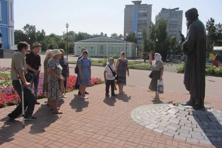 Симбирская православная молодежь провела экскурсию по территории Спасо-Вознесенского собора для людей с ограниченными возможностями здоровья