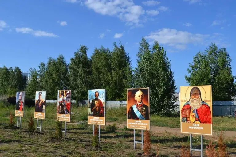 При Никольском храме в Ульяновске появилась аллея выдающихся соотечественников