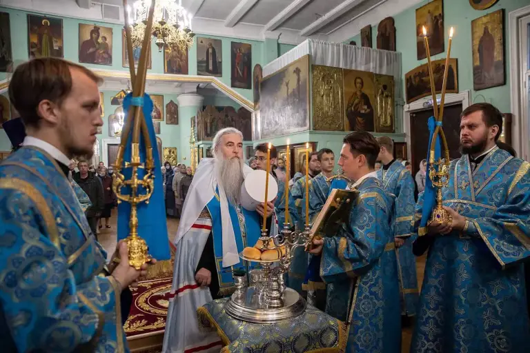 Всенощное бдение в храме в честь иконы Божией Матери «Неопалимая Купина» г. Ульяновска