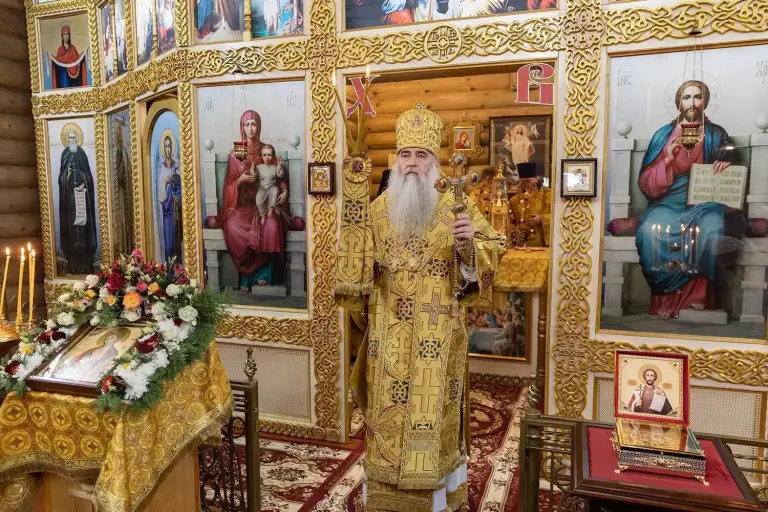 Божественная литургия в храме во имя святого Александра Невского в Ульяновске