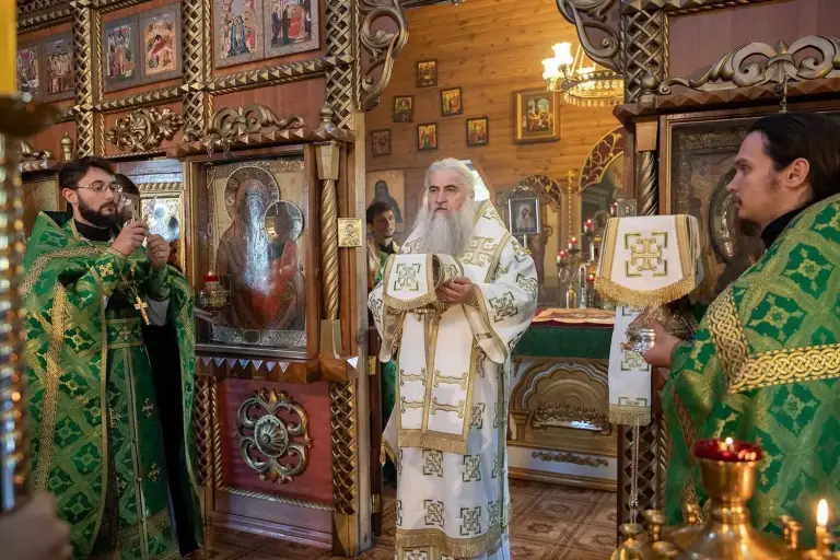 Божественная литургия в храме в честь Всех Святых г. Ульяновска