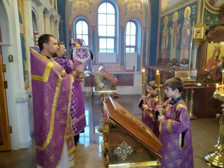 Начались занятия в школе алтарников Спасского женского монастыря