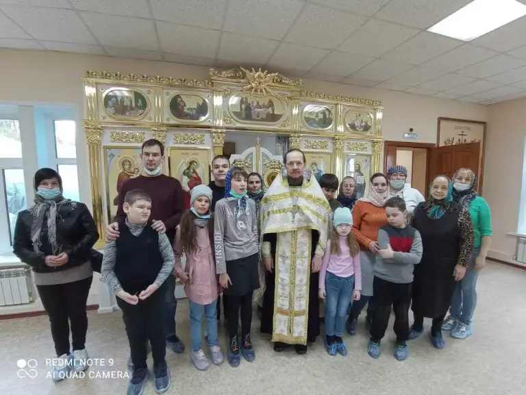 В храме в честь иконы Божией Матери «Неопалимая Купина» совершено богослужение для детей с ограниченными возможностями здоровья