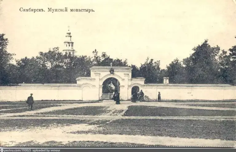 Покровский некрополь: стирая границы времени
