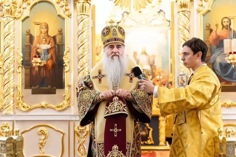 Божественная литургия в Спасо-Вознесенском кафедральном соборе Ульяновска