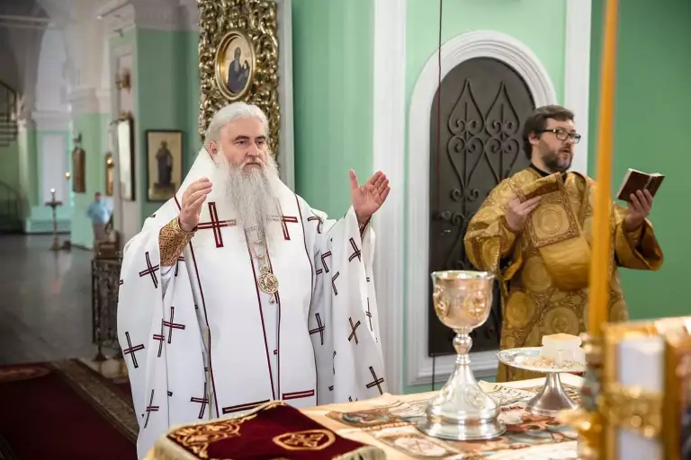 Божественная литургия в Воскресенско-Германовском храме Ульяновска