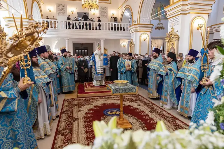 Божественная литургия и молебен в Спасо-Вознесенском кафедральном соборе Ульяновска