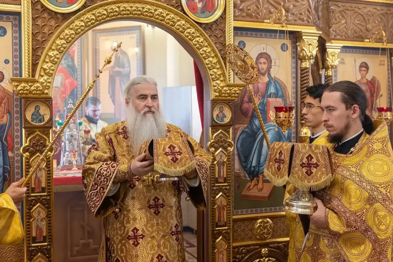 Божественная литургия в храме во имя великомученика Георгия Победоносца с. Коптевка