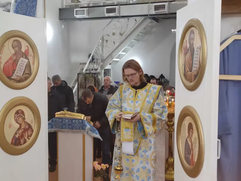 В храме в честь святителя Спиридона Тримифунтского состоялось отпевание диакона Андрея Любавина