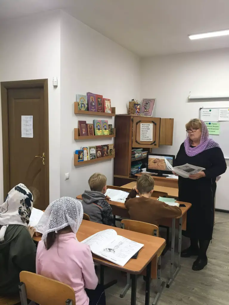Воскресная школа храма в честь Сретения Господня прошла аттестацию
