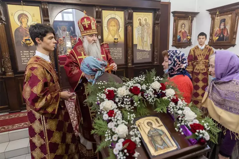 Божественная литургия в храме во имя Димитрия Солунского р.п. Ишеевка