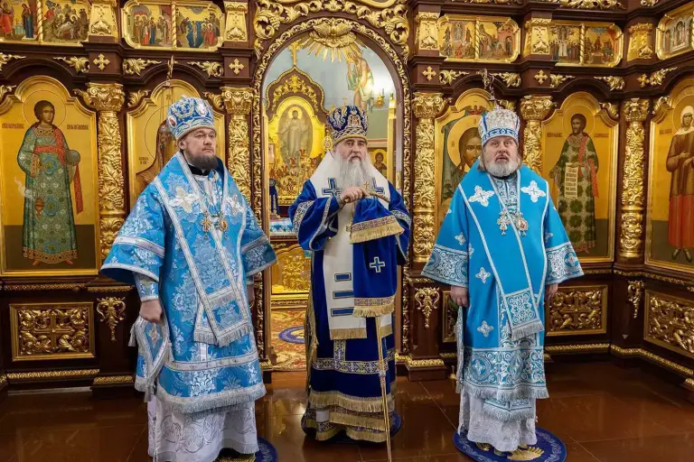 В Жадовском Казанском монастыре совершено соборное архиерейское богослужение у чтимой святыни митрополии