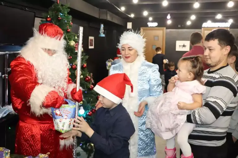 Стартовала новогодняя благотворительная акция «Подари ребенку праздник»