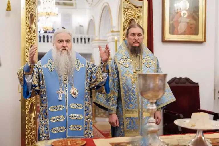 В праздник Введения во храм Пресвятой Богородицы Митрополит Лонгин и Епископ Пахомий совершили богослужения в симбирских храмах