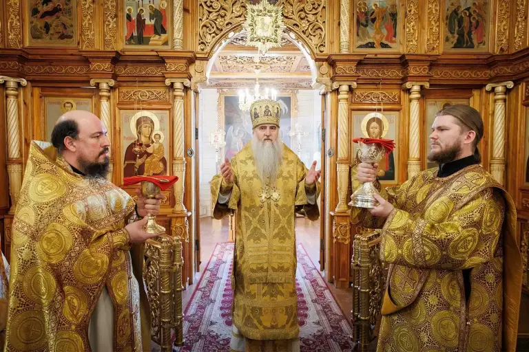 Божественная литургия в храме Благовещения Пресвятой Богородицы в Ульяновске