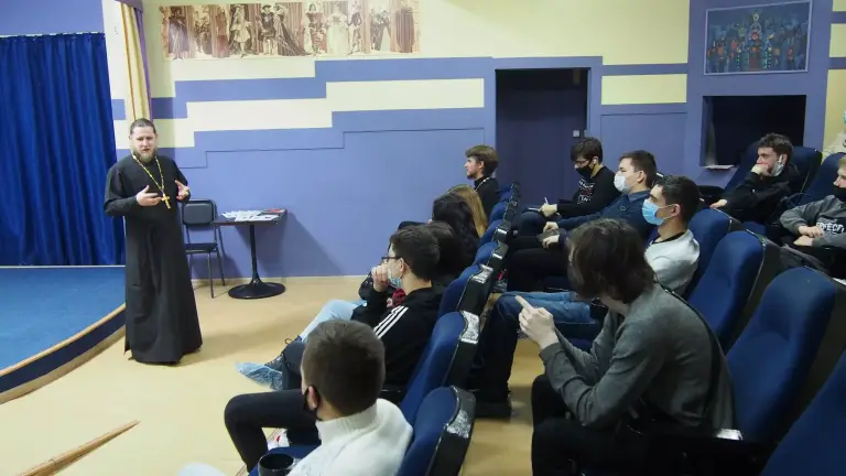 Студентам авиационного колледжа рассказали о подвигах Александра Невского