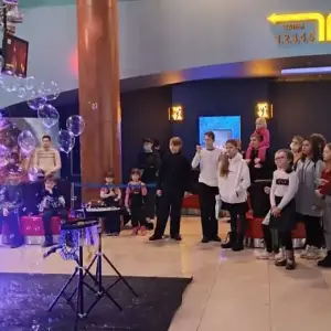 77pYVrlONcE