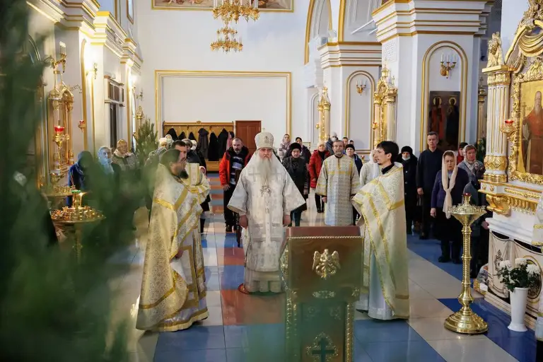 Божественная литургия в Спасо-Вознесенском кафедральном соборе Ульяновска