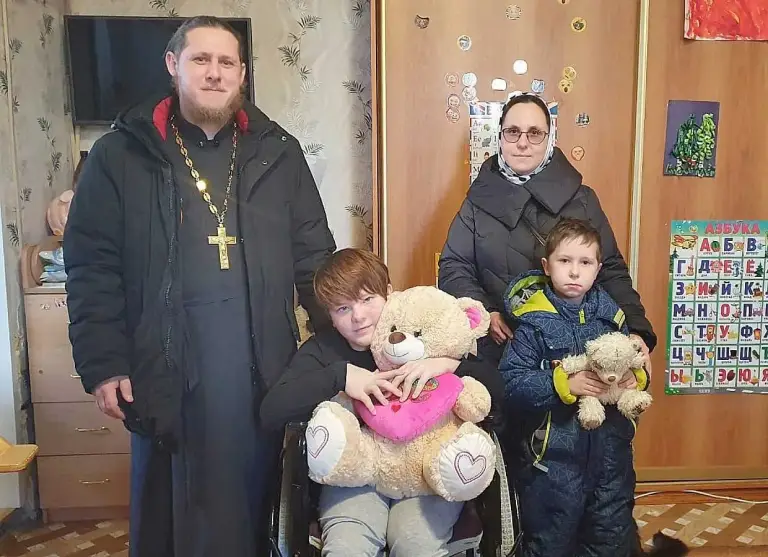 Больничные капелланы Ульяновска поздравили детей с ограниченными возможностями здоровья с Рождеством Христовым