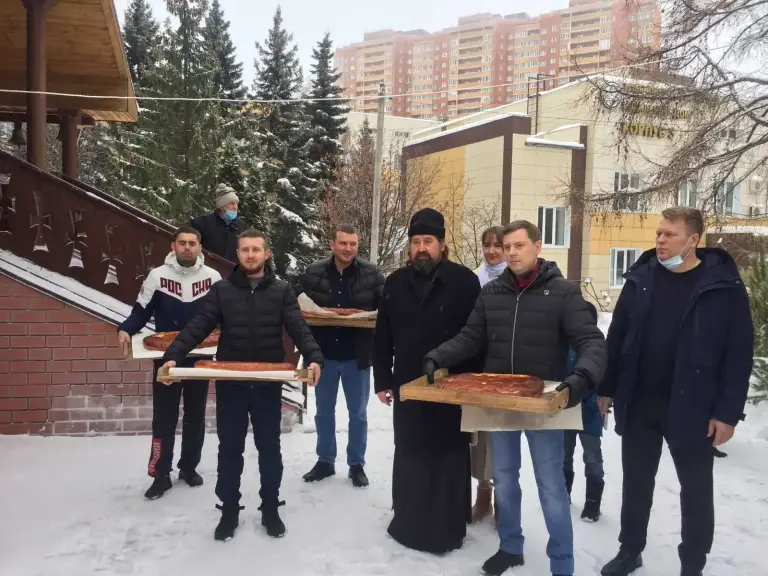 Пациентов Ульяновской областной клинической больницы поздравили с праздником Рождества Христова