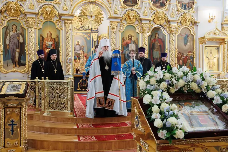 Божественная литургия в Спасо-Вознесенском кафедральном соборе Ульяновска
