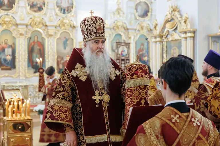 Божественная литургия в Спасо-Вознесенском кафедральном соборе Ульяновска
