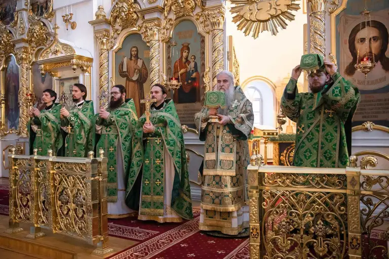 Божественная литургия в Спасо-Вознесенском кафедральном соборе Ульяновска