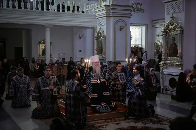 Великое повечерие с чтением канона преподобного Андрея Критского в Спасо-Вознесенском кафедральном соборе Ульяновска