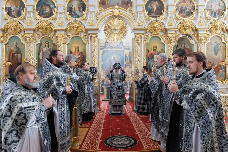 Литургия Преждеосвященных Даров в Спасо-Вознесенском кафедральном соборе Ульяновска