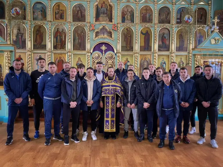 Футболисты ульяновского клуба «Волга» помолились в храме перед игрой на первенстве России