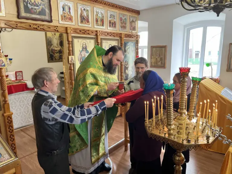 В праздник Входа Господня в Иерусалим на приписных приходах епархии совершены праздничные богослужения
