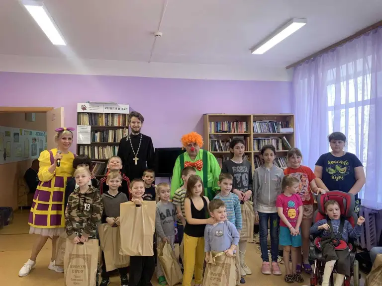 Священник посетил детей беженцев из ДНР в санатории «Итиль»