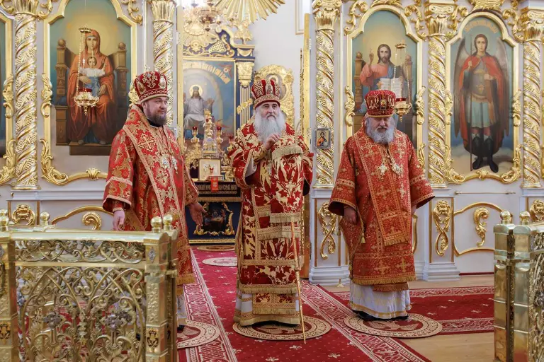 Божественная литургия в Спасо-Вознесенском кафедральном соборе Ульяновска