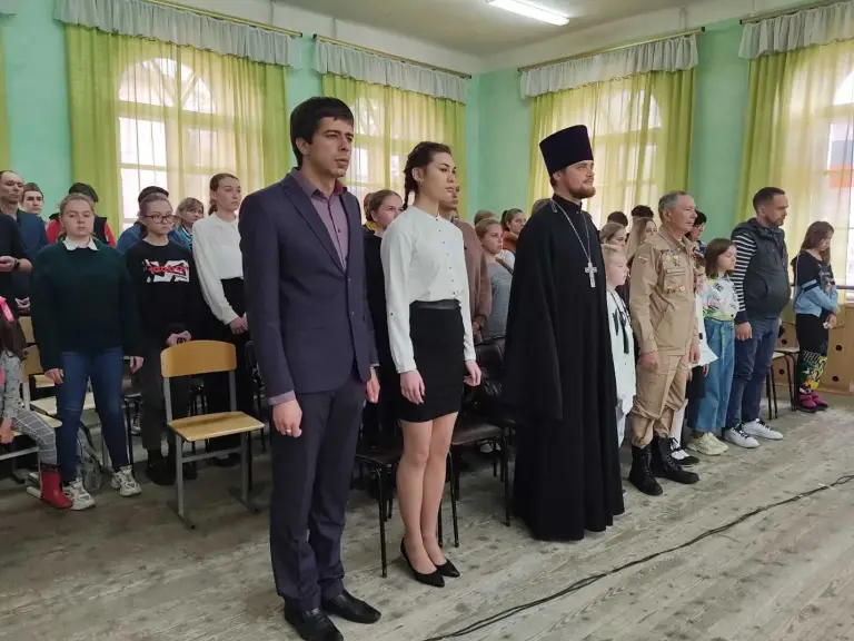 Священник приветствовал участников фестиваля «Победный май»»