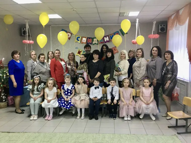 Священник благословил выпускников центра «Ковчег»