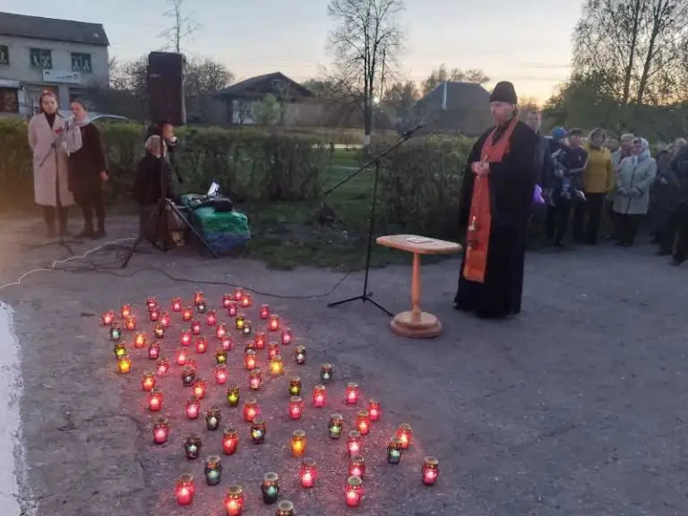 В поселке Вешкайма прошла военно-патриотическая акция для молодежи «Зажги свою свечу»