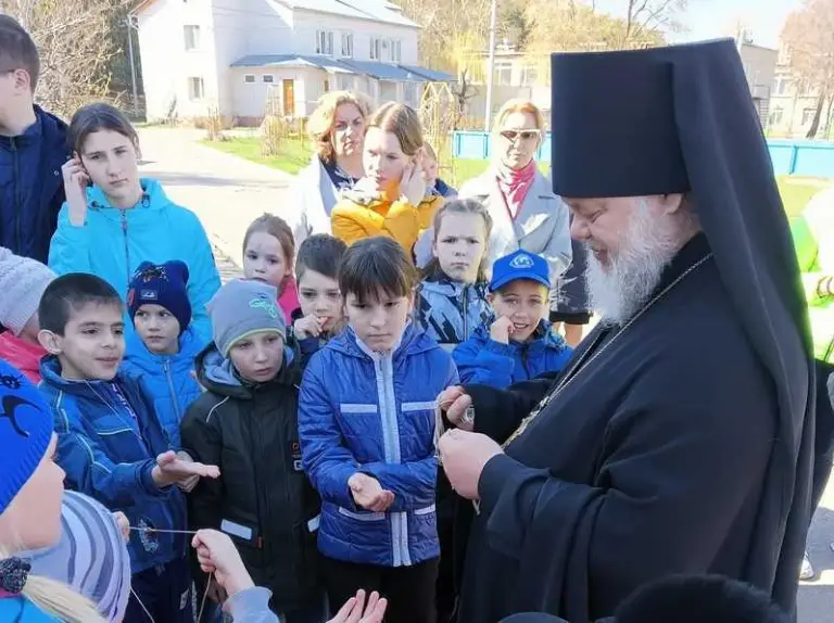 Священник поздравил с Пасхой Христовой воспитанников Ульяновского Дома детства