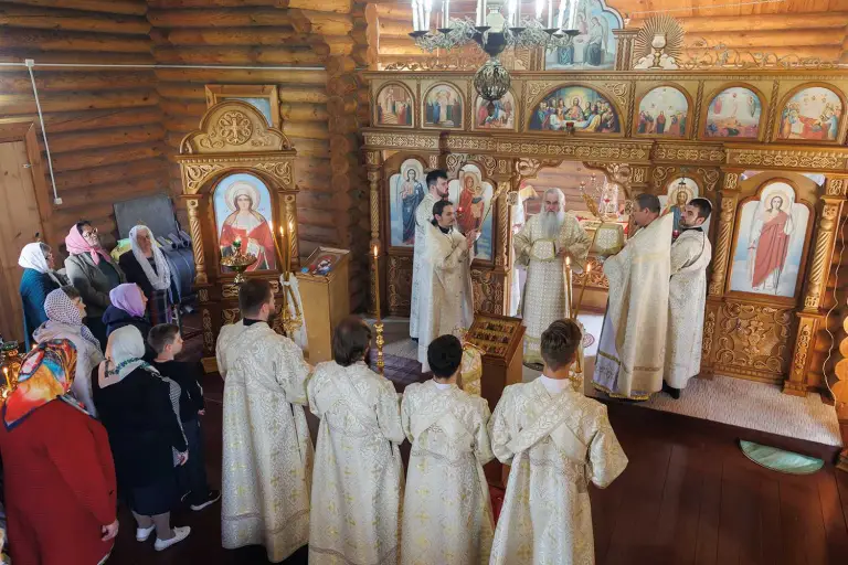 Божественная литургия в храме во имя святителя Василия Великого с. Сосновка